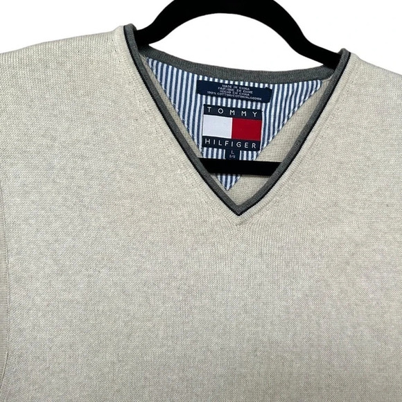 Tommy Hilfiger Men's Large 100% Cotton Heavyweight Cream Ribbed Pullover Vest - Picture 2 of 6